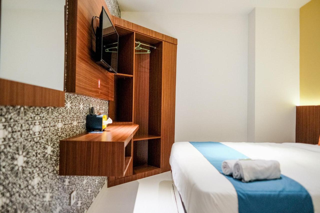 Hotel Sans Roxy